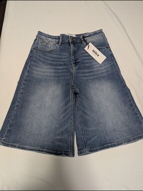 Mica Women's Wide-Leg Bermuda Shorts— Blue Denim